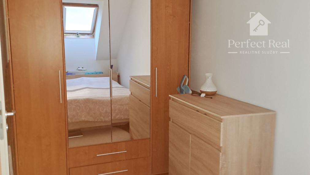 Na predaj 1,5 izbový byt v Šamoríne v centre mesta