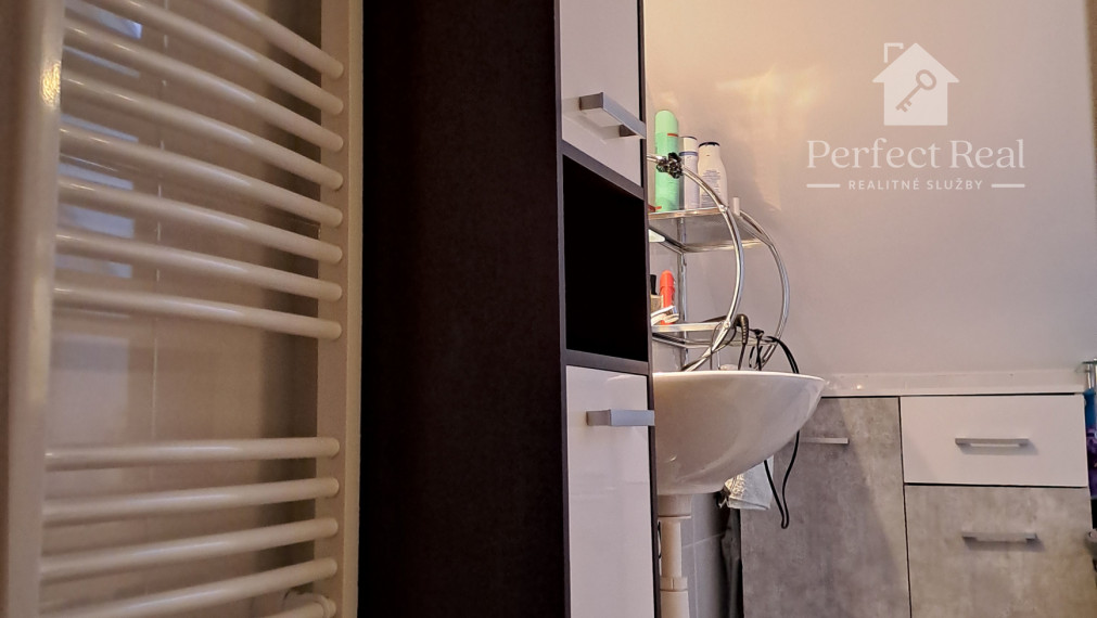 Na predaj 1,5 izbový byt v Šamoríne v centre mesta