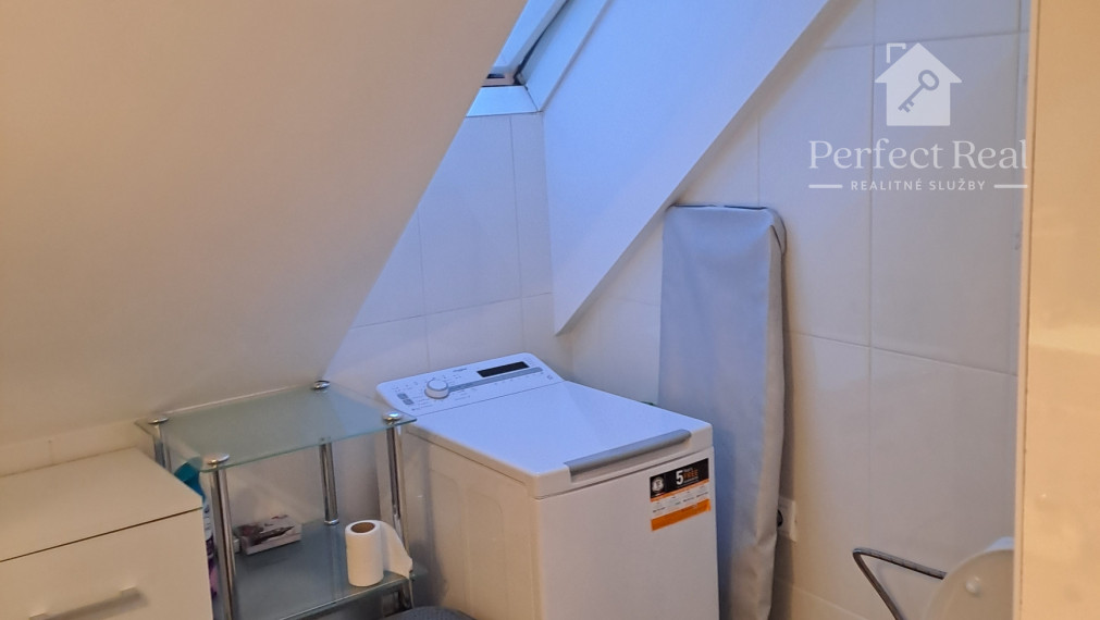 Na predaj 1,5 izbový byt v Šamoríne v centre mesta