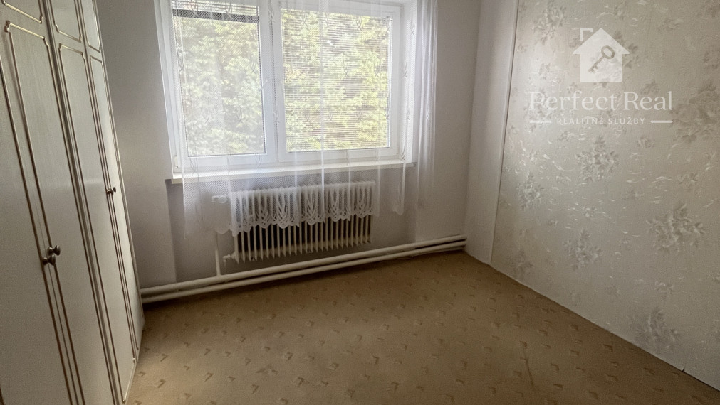 Krásny priestranný 5 izbový rodinný dom s vedľajšou stavbou v obci Vrakúň-  Rezervované