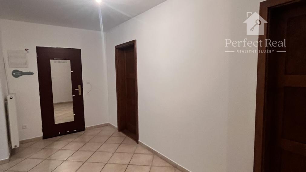 Na predaj 3 izb. byt s balkónom v Kučišdorfskej doline v Pezinku