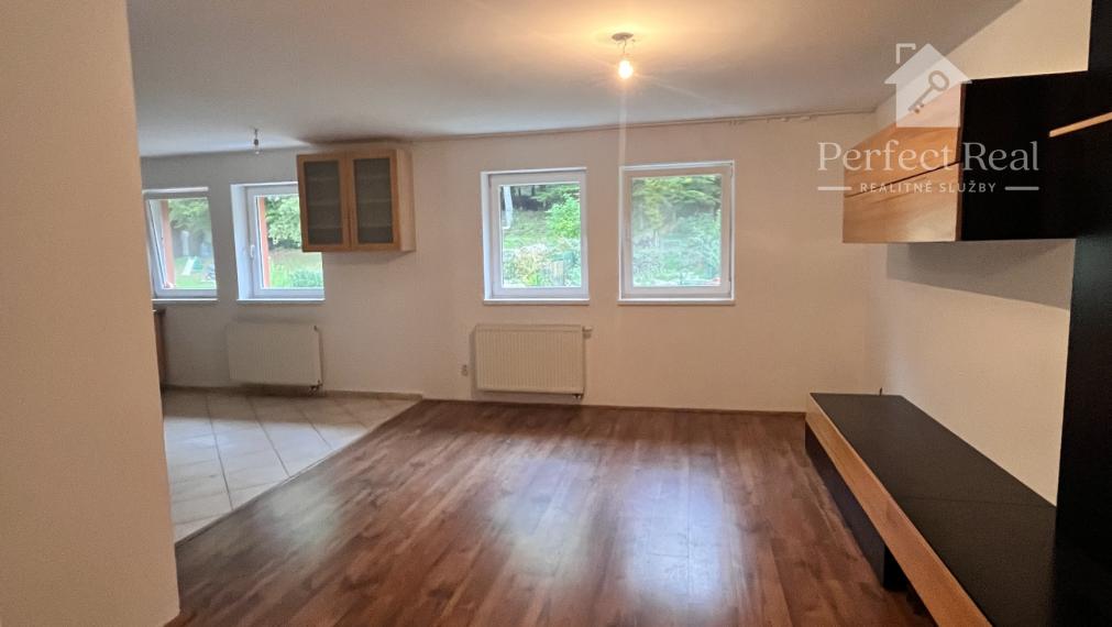 Na predaj 3 izb. byt s balkónom v Kučišdorfskej doline v Pezinku