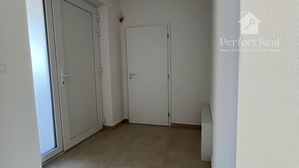 Veľkometrážna, 4 izbová novostavba v štandardnom prevedení v Šamoríne, časť Bučuháza- tepelné čerpadlo