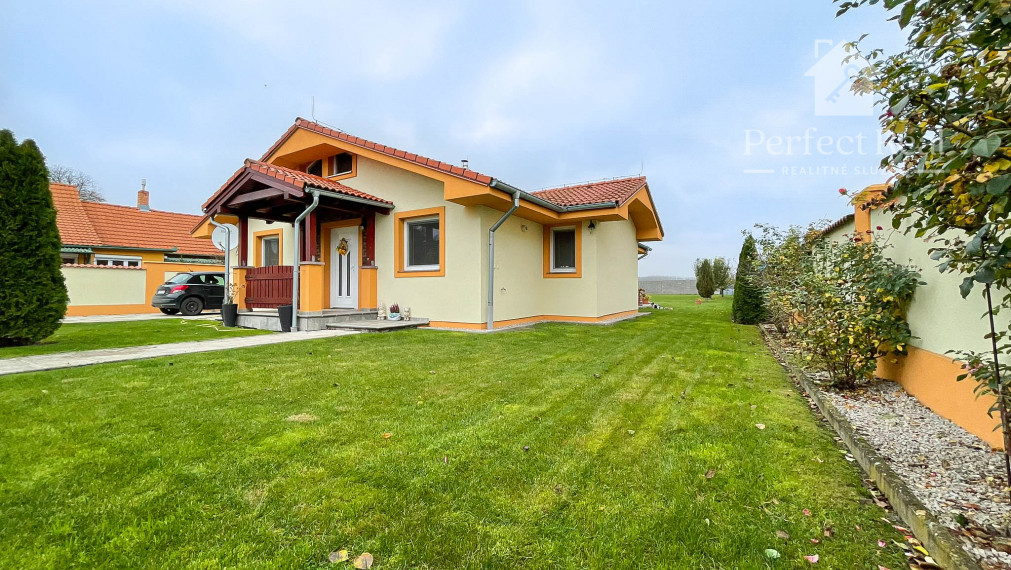 Kvalitný, 3 izbový rodinný dom v obci Vieska s priestranným pozemkom