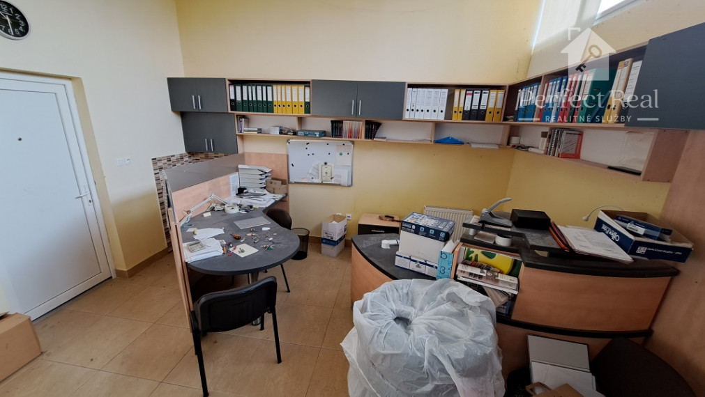 Priemyselný a skladový objekt