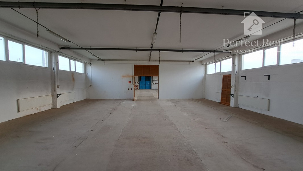 Priemyselný a skladový objekt