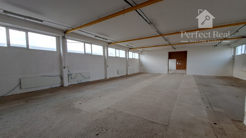 Priemyselný a skladový objekt