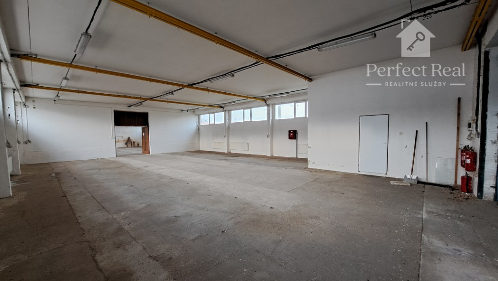 Priemyselný a skladový objekt