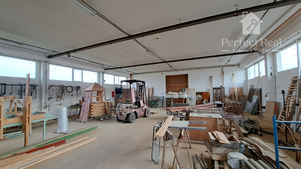 Priemyselný a skladový objekt