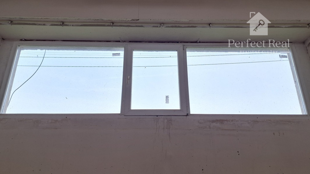 Priemyselný a skladový objekt