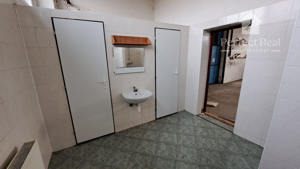 Priemyselný a skladový objekt