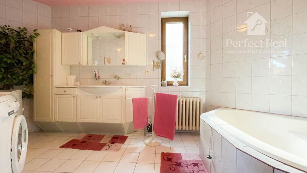 5 izbový rodinný dom v Ružinove na predaj, vhodný  aj na podnikanie