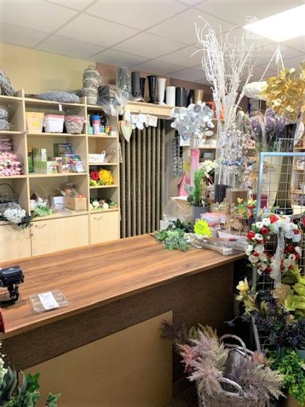 Na predaj  zabehnuté obchodné priestory s pozemkom 1185m2 vo Veľkom Biely.