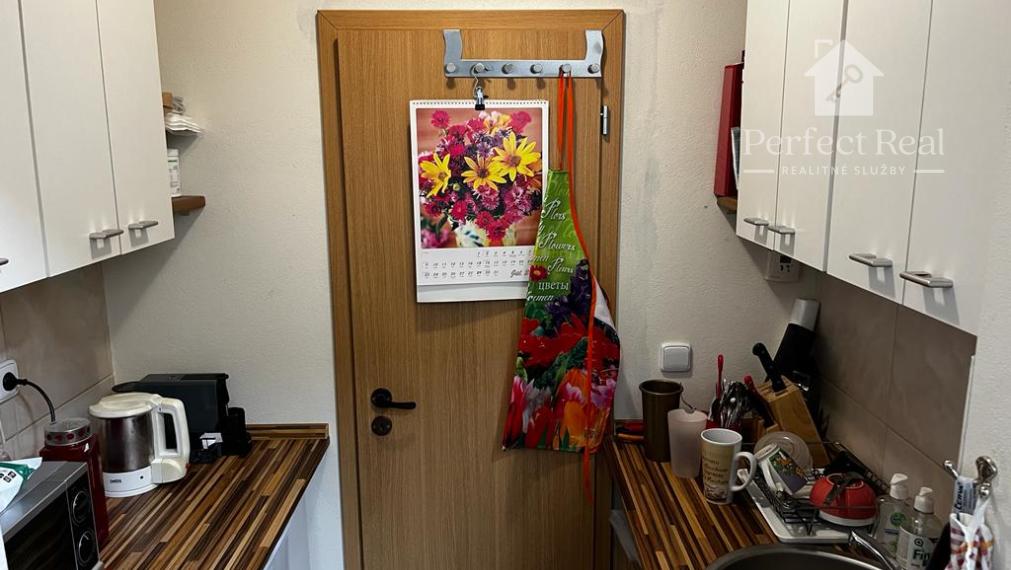 Na predaj  zabehnuté obchodné priestory s pozemkom 1185m2 vo Veľkom Biely.