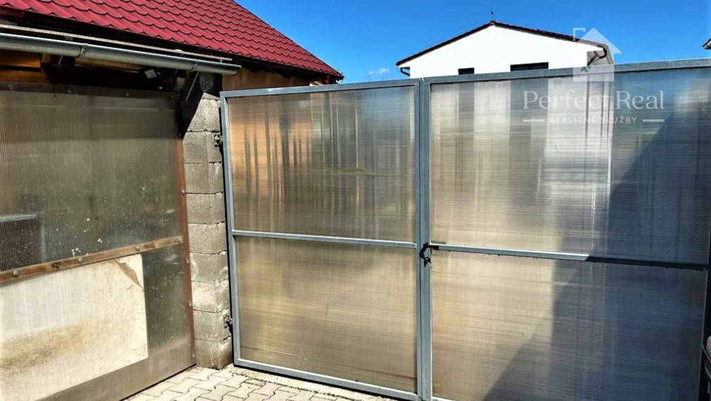 Na predaj  zabehnuté obchodné priestory s pozemkom 1185m2 vo Veľkom Biely.