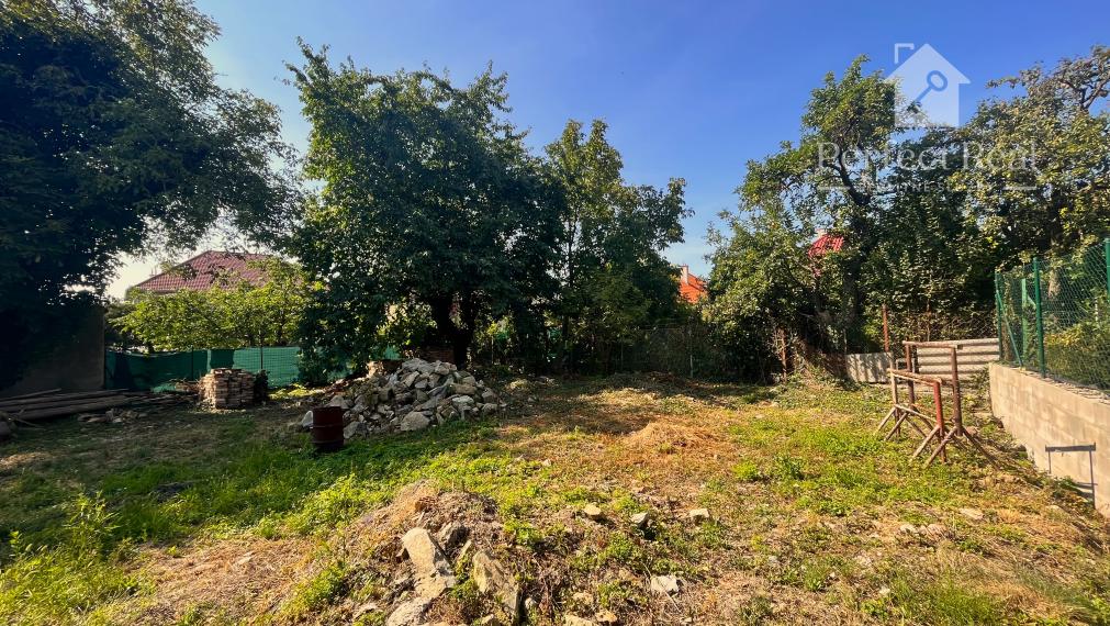 Exkluzívne na predaj priestranný, dvojpodlažný  rodinný dom v širšom centre Modry.