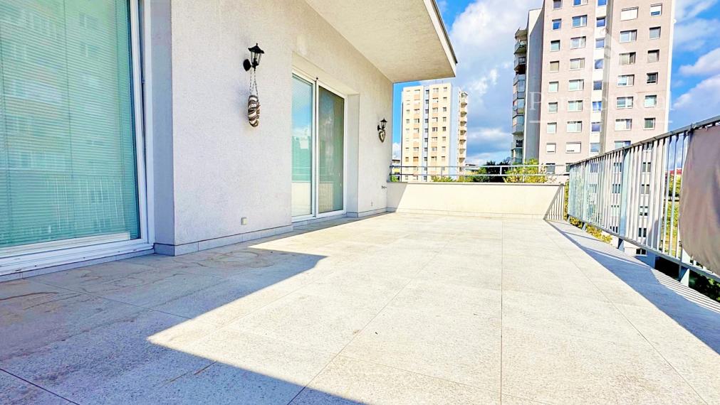 Luxusný priestranný  MEZONET s veľkou terasou REZERVOVANE!!!