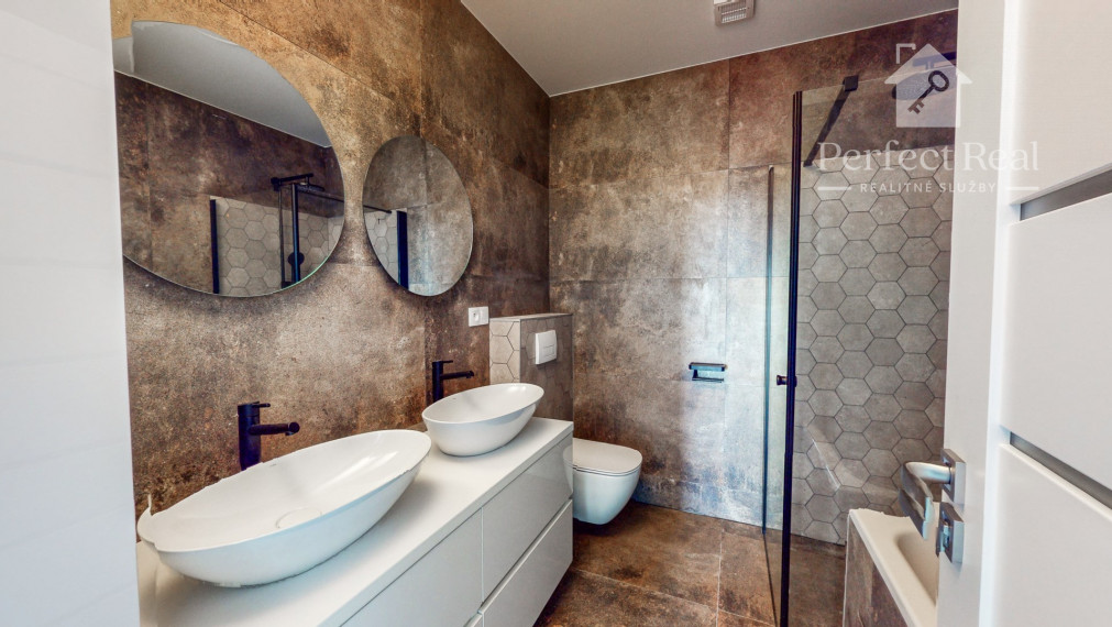 Posledné štyri bungalovy v GODMÁNI III v Báči pri Šamoríne !!!