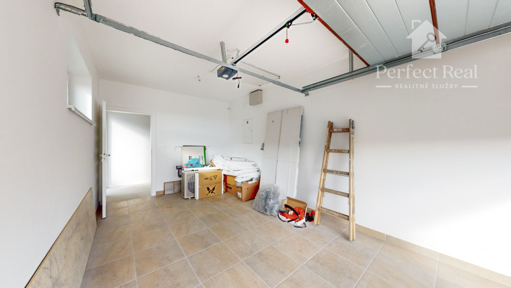 Na predaj 4. izb. bungalov v štandarde na pozemku 649m2 v Báči. PREDANÝ!!!