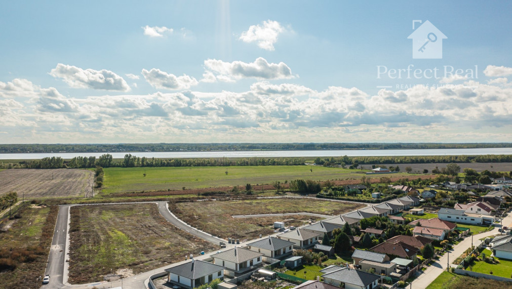 Na predaj 4. izb. bungalov v štandarde na pozemku 649m2 v Báči. PREDANÝ!!!