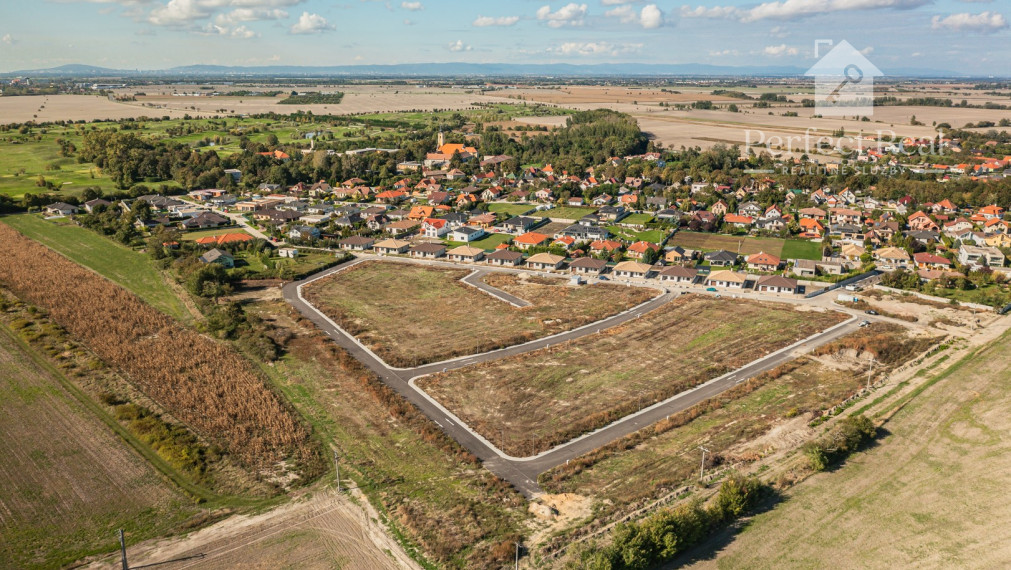 Na predaj 4. izb. bungalov v štandarde na pozemku 649m2 v Báči. PREDANÝ!!!
