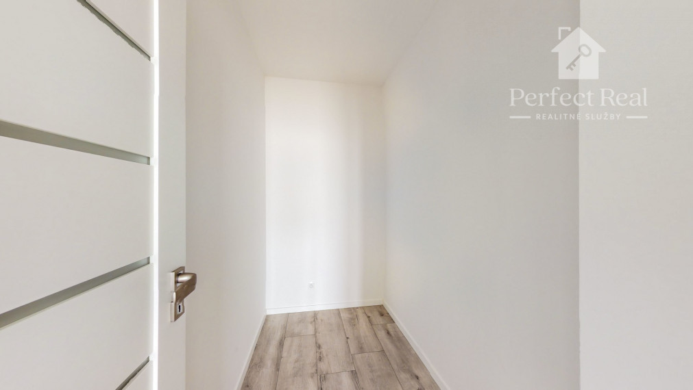 Na predaj 4. izb. bungalov v štandarde na pozemku 649m2 v Báči. PREDANÝ!!!