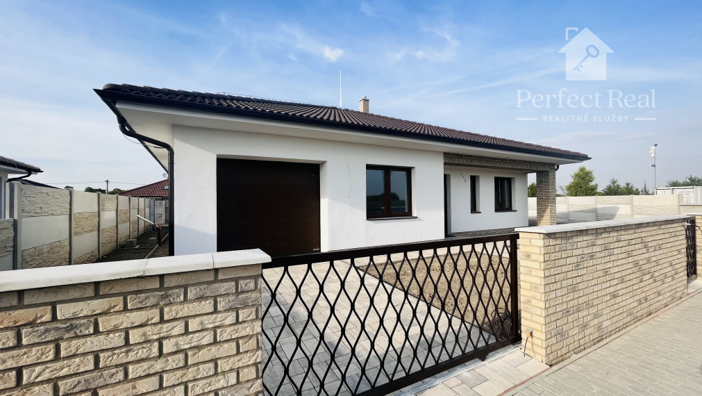 Na predaj 4. izb. bungalov v štandarde na pozemku 649m2 v Báči. PREDANÝ!!!