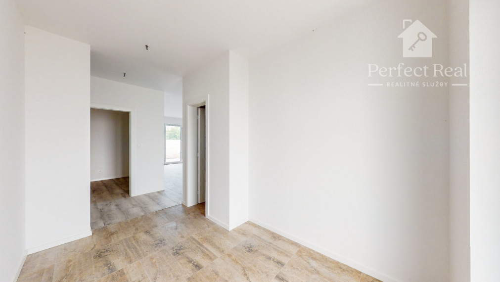 Na predaj 4. izb. bungalov v štandarde na pozemku 649m2 v Báči. PREDANÝ!!!