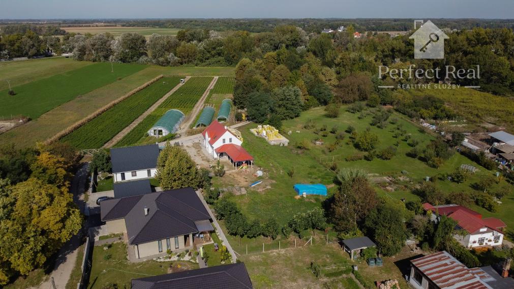 Stavebný pozemok aj so základmi domu, Dunajský Klátov