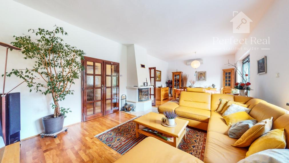 Na prenájom exkluzívny rodinný dom s výnimočnou záhradou v širšom centre Piešťan .