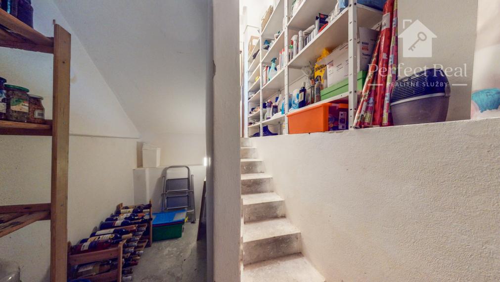 Na prenájom exkluzívny rodinný dom s výnimočnou záhradou v širšom centre Piešťan .