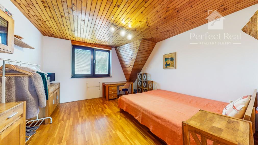 Na prenájom exkluzívny rodinný dom s výnimočnou záhradou v širšom centre Piešťan .