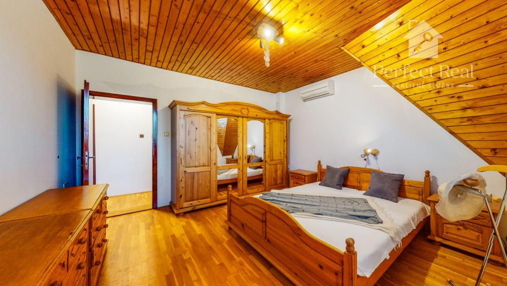 Na prenájom exkluzívny rodinný dom s výnimočnou záhradou v širšom centre Piešťan .