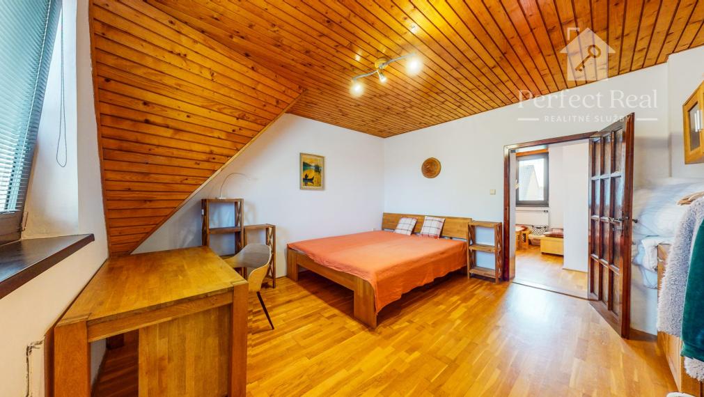 Na prenájom exkluzívny rodinný dom s výnimočnou záhradou v širšom centre Piešťan .