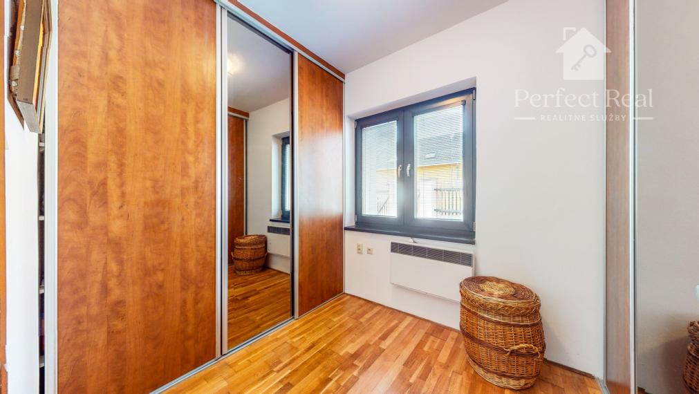 Na prenájom exkluzívny rodinný dom s výnimočnou záhradou v širšom centre Piešťan .