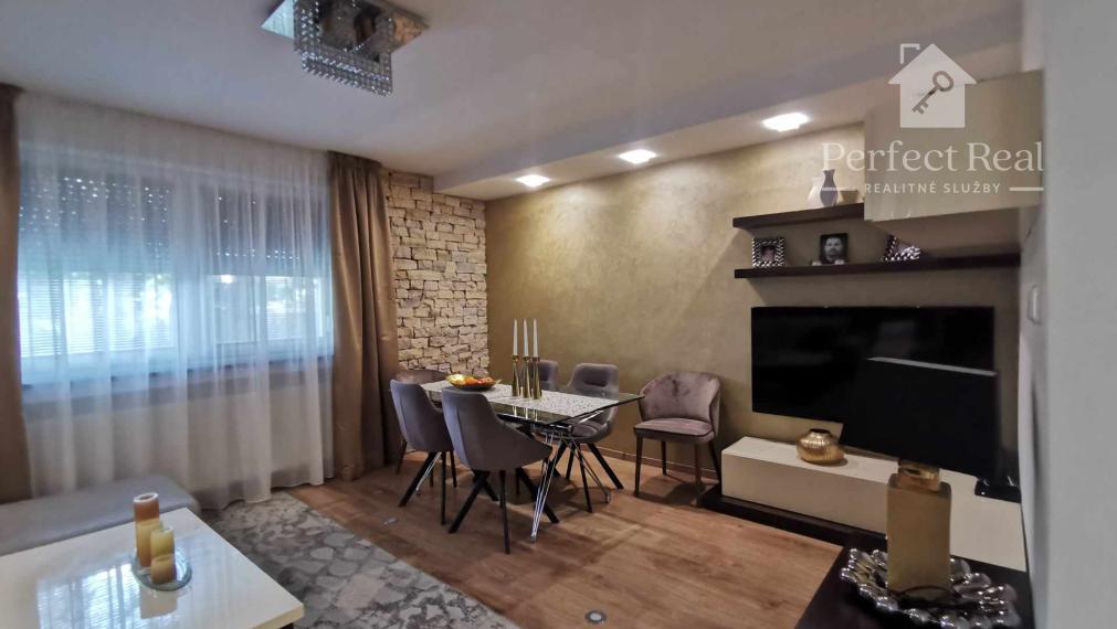 Krásny rodinný dom s nádhernou záhradou v Topoľníkoch