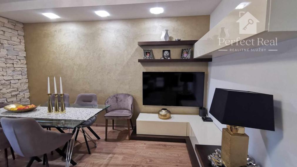 Krásny rodinný dom s nádhernou záhradou v Topoľníkoch