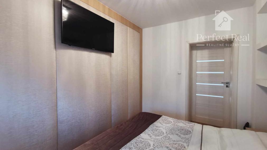 Krásny rodinný dom s nádhernou záhradou v Topoľníkoch