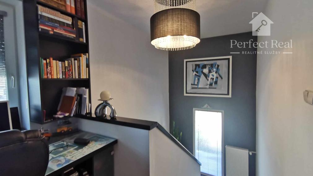 Krásny rodinný dom s nádhernou záhradou v Topoľníkoch