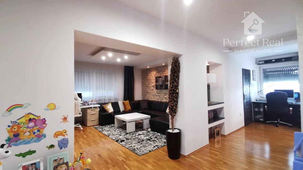 Krásny rodinný dom s nádhernou záhradou v Topoľníkoch