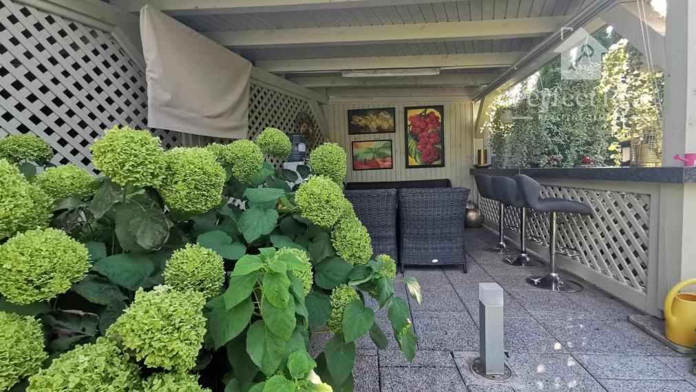 Krásny rodinný dom s nádhernou záhradou v Topoľníkoch