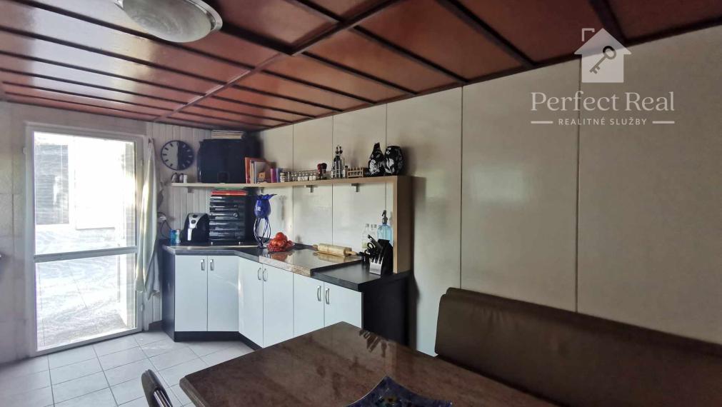 Krásny rodinný dom s nádhernou záhradou v Topoľníkoch