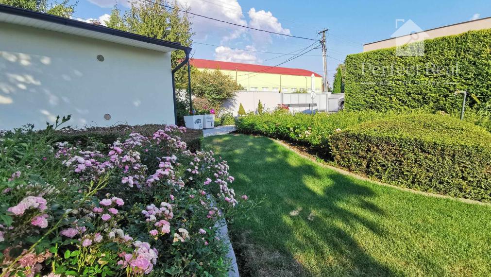 Krásny rodinný dom s nádhernou záhradou v Topoľníkoch