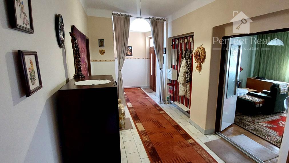 Rodinný dom s veľkým pozemkom vhodný aj na podnikanie