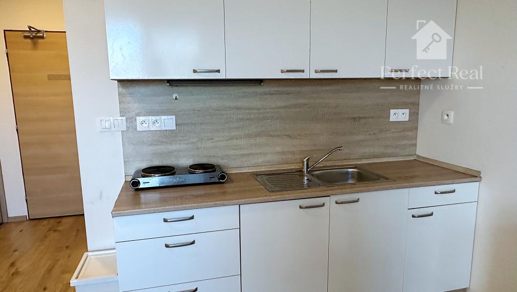 Garsónka v Dúbravke s balkónom VOĽNÉ!!!!