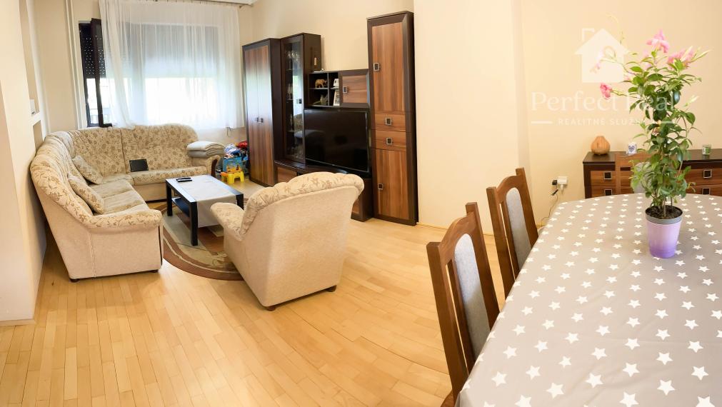 Priestranný 5-izbový radový dom na predaj v Dunajskej Strede