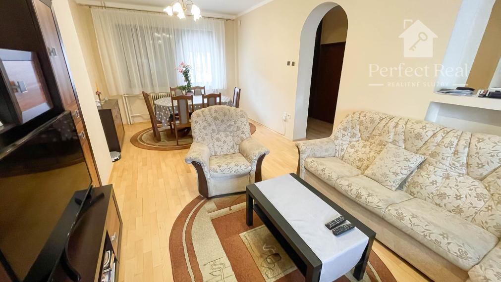 Priestranný 5-izbový radový dom na predaj v Dunajskej Strede