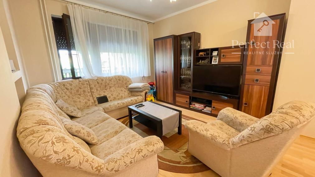 Priestranný 5-izbový radový dom na predaj v Dunajskej Strede