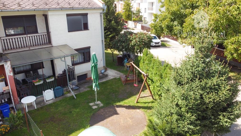 Priestranný 5-izbový radový dom na predaj v Dunajskej Strede