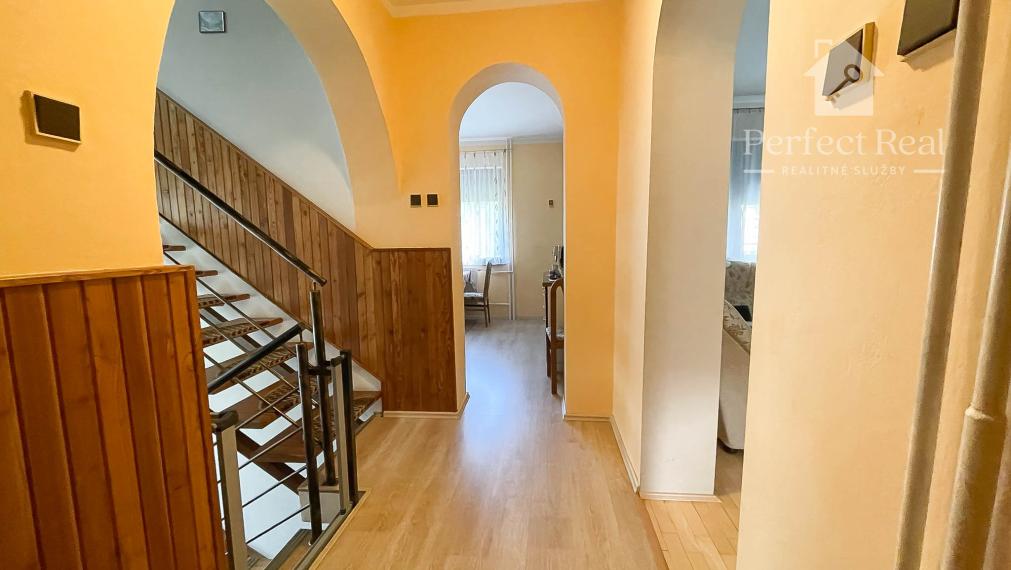 Priestranný 5-izbový radový dom na predaj v Dunajskej Strede